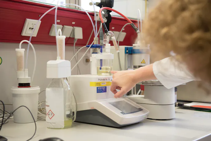 LIQUI MOLY. Oil laboratory.