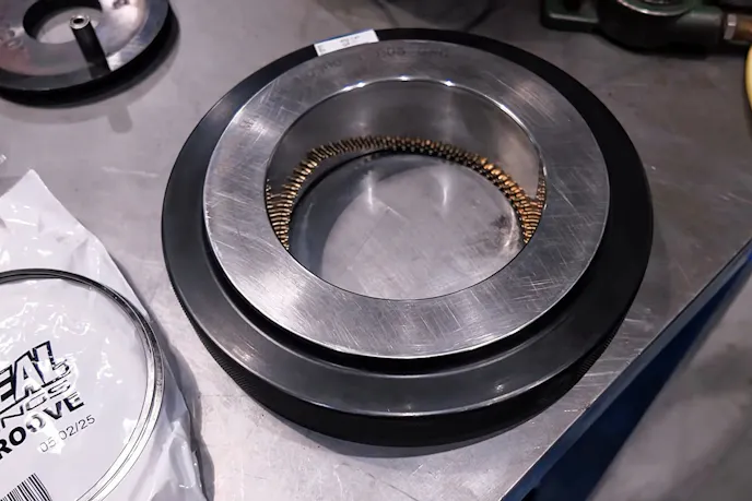 Total Seal Oil Ring Expander in a bore gauge